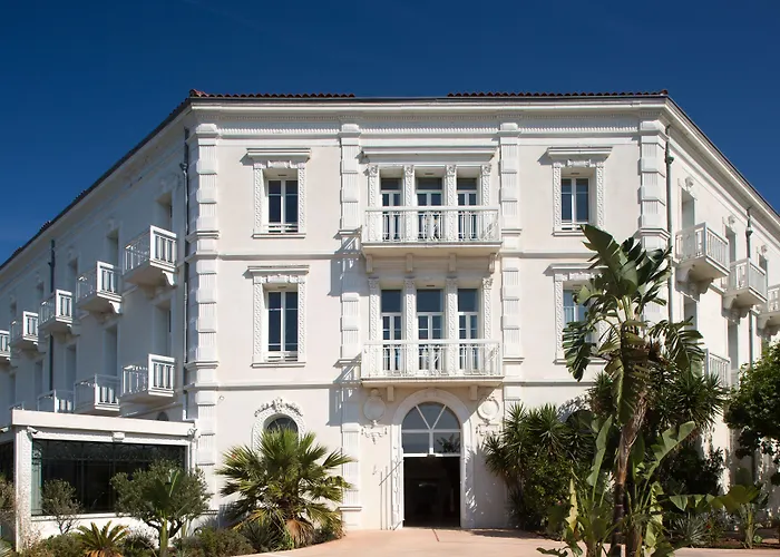 Grand Hotel Des Sablettes Plage, Curio Collection By Hilton